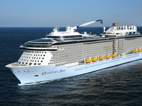 Navio Quantum of the Seas navegando - Cruzeiro inovador e moderno
