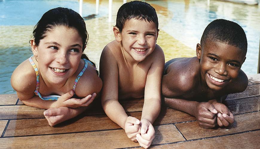 Crianças se divertindo no navio de cruzeiro Jewel - Atividades familiares a bordo