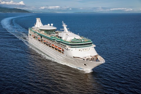 Navio Rhapsody of the Seas navegando - Elegância e diversão em cruzeiros